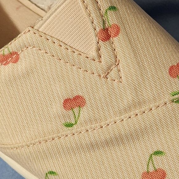 🇬🇪🔸️NWT Isaac Mizrahi Striped Cherry Print Slip On Sneakers Size 8 - Picture 11 of 13